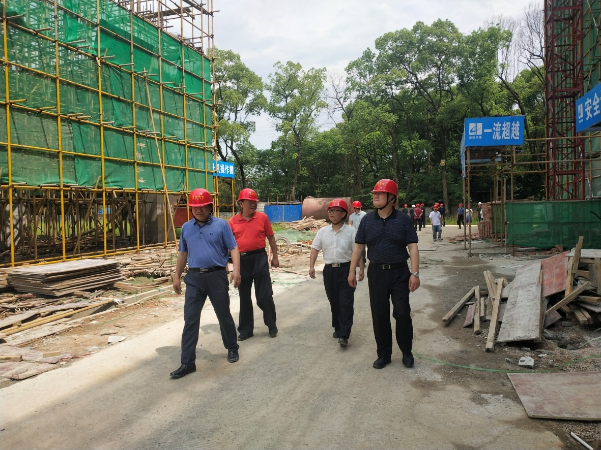 湖南湘科控股集團有限公司黨委委員、副總經理聶誠一行前往湘鄉調研湖南電器檢測所有限公司搬遷擴建項目工作